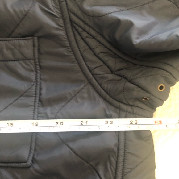 Navy fleece lined quilted coat from J.Crew - Picture 9 of 11